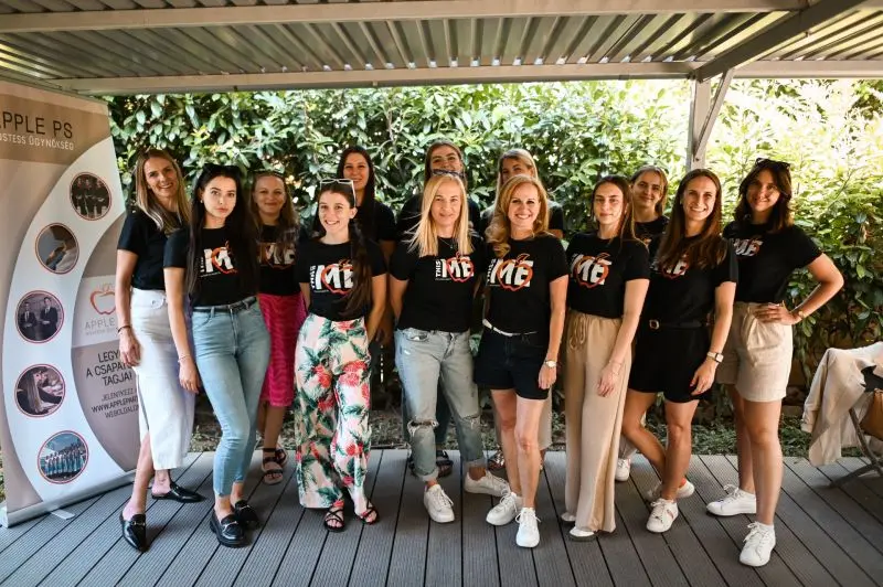 Az Apple PS Hostess Ügynökség csapata