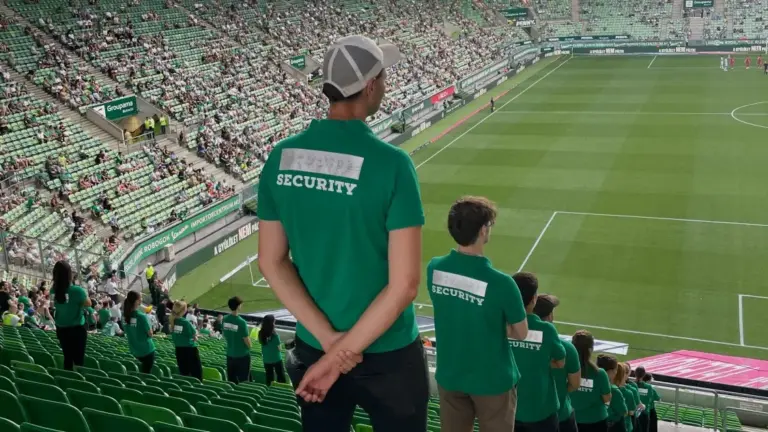 Az Apple PS hostess- és hostcsapata a Groupama Arénában